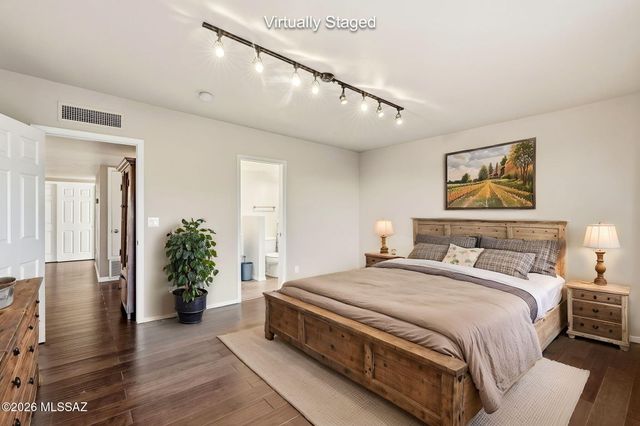 10770 N La Quinta Drive, Tucson, AZ 85737
