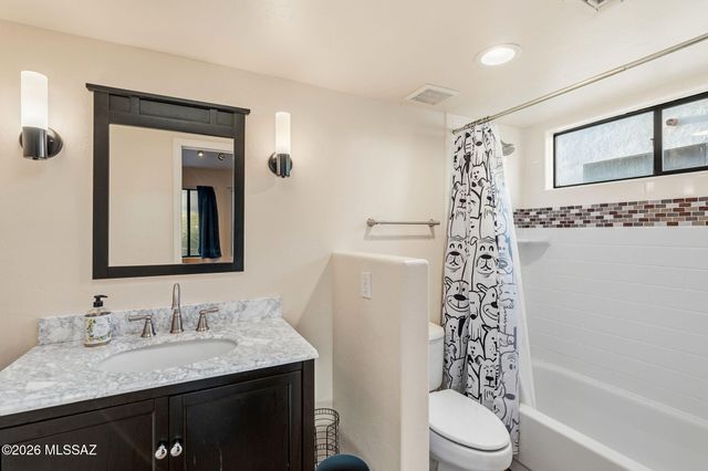 10770 N La Quinta Drive, Tucson, AZ 85737