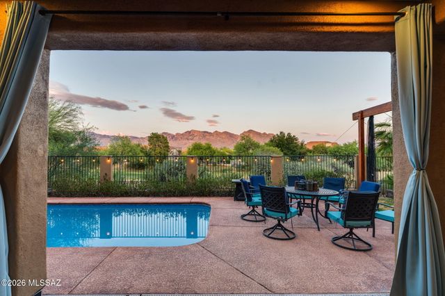 10770 N La Quinta Drive, Tucson, AZ 85737
