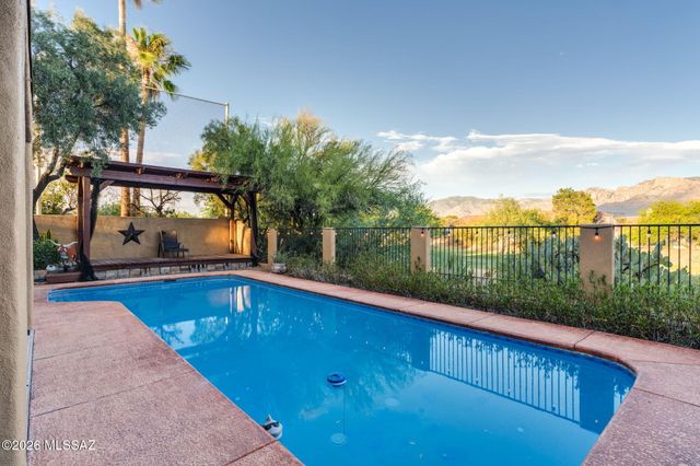 10770 N La Quinta Drive, Tucson, AZ 85737