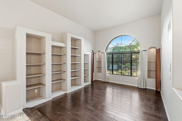10770 N La Quinta Drive, Tucson, AZ 85737