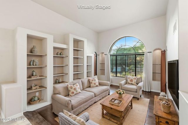 10770 N La Quinta Drive, Tucson, AZ 85737