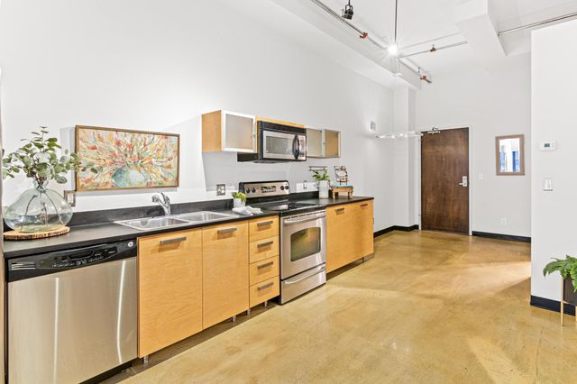350 Saint Peter Street 317, Saint Paul, MN 55102