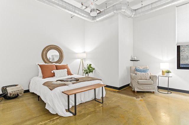 350 Saint Peter Street 317, Saint Paul, MN 55102