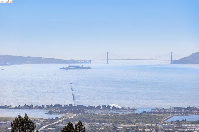 1328 Summit Rd, Berkeley, CA 94708