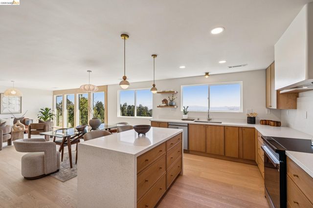 1328 Summit Rd, Berkeley, CA 94708