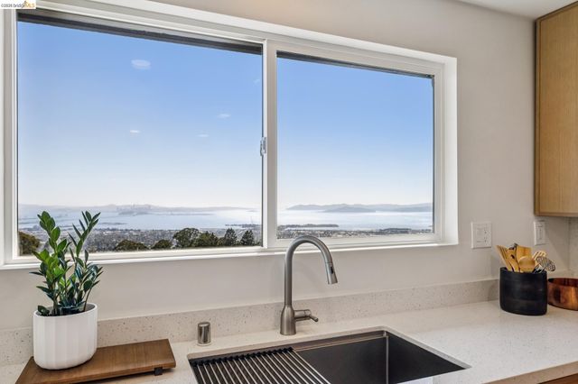 1328 Summit Rd, Berkeley, CA 94708