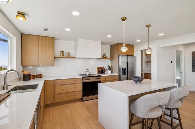 1328 Summit Rd, Berkeley, CA 94708