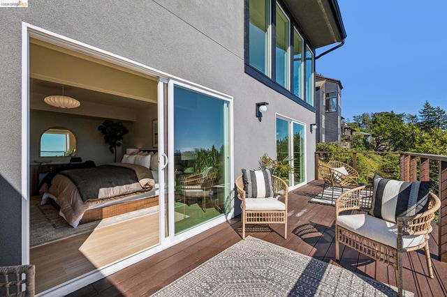 1328 Summit Rd, Berkeley, CA 94708