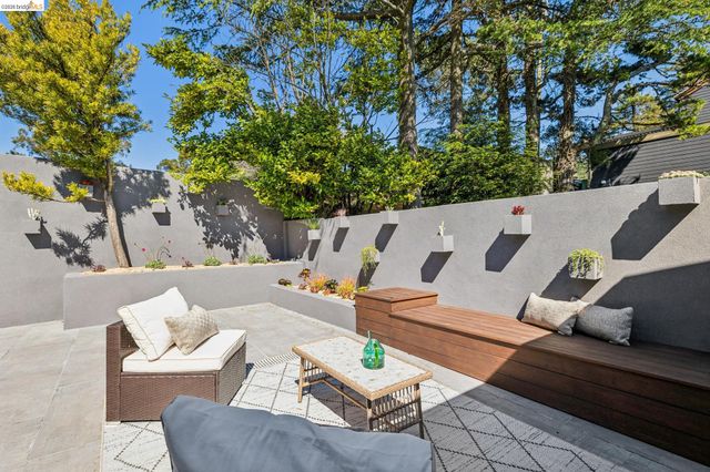 1328 Summit Rd, Berkeley, CA 94708