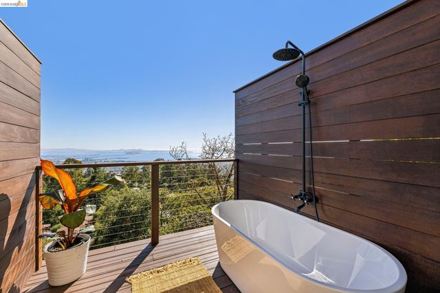 1328 Summit Rd, Berkeley, CA 94708