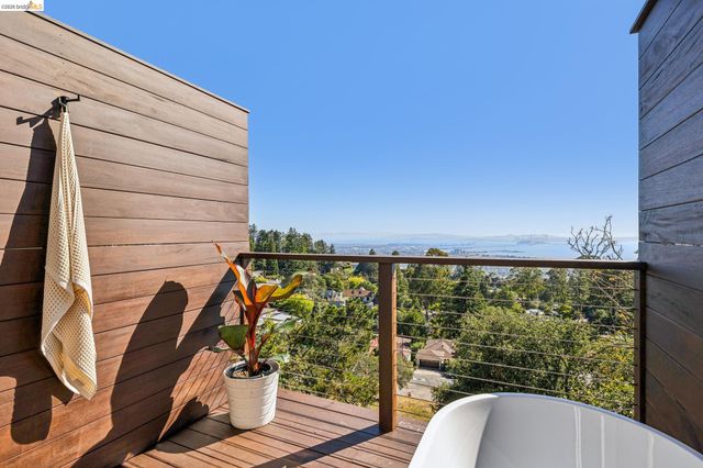1328 Summit Rd, Berkeley, CA 94708