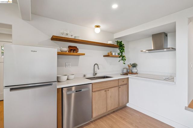 1328 Summit Rd, Berkeley, CA 94708