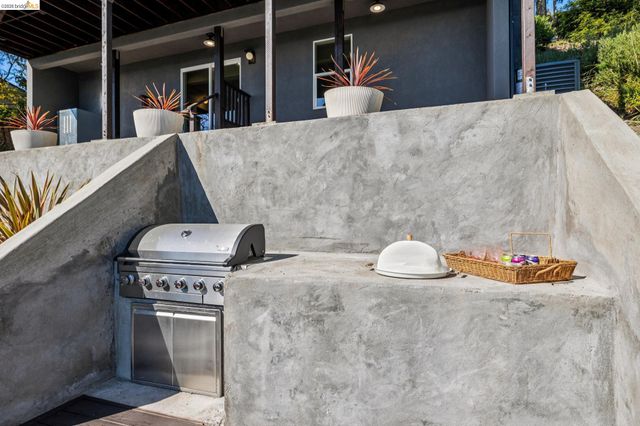 1328 Summit Rd, Berkeley, CA 94708