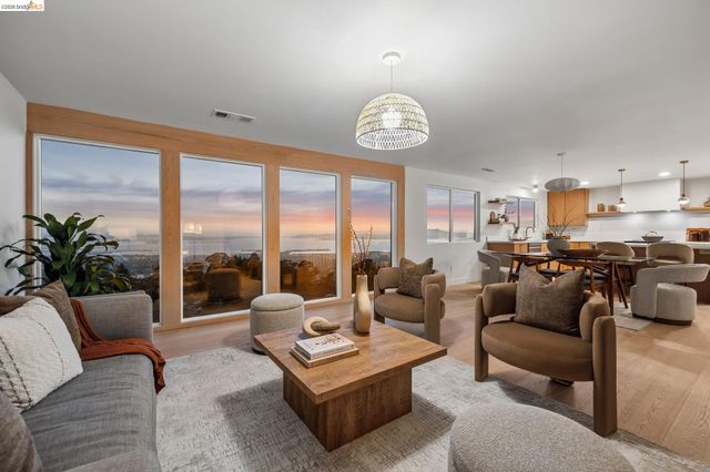 1328 Summit Rd, Berkeley, CA 94708