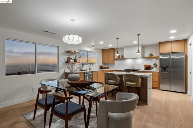 1328 Summit Rd, Berkeley, CA 94708
