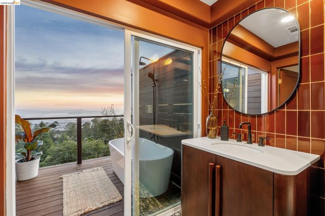 1328 Summit Rd, Berkeley, CA 94708