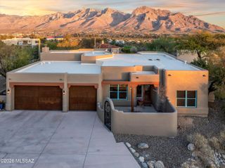 1105 W Moonlit Place, Oro Valley, AZ 85737