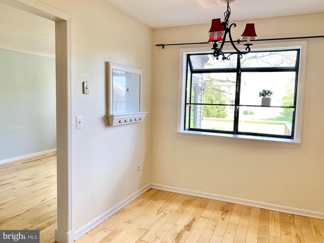 305 MARTEN RD, Princeton, NJ 08540