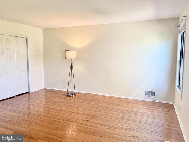 305 MARTEN RD, Princeton, NJ 08540