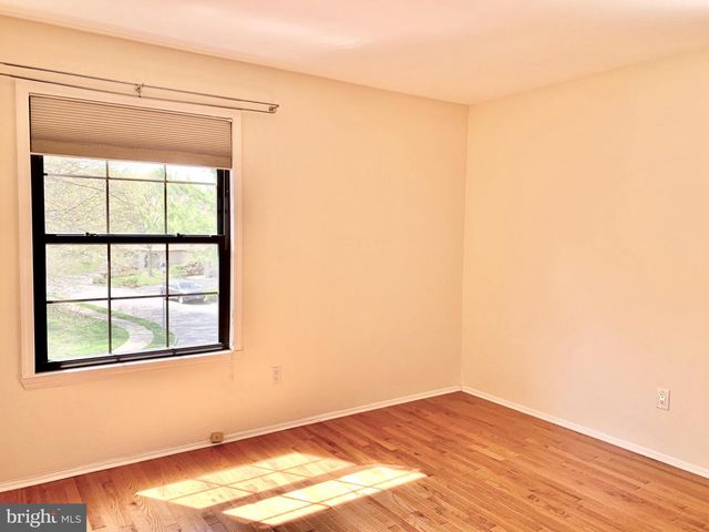 305 MARTEN RD, Princeton, NJ 08540