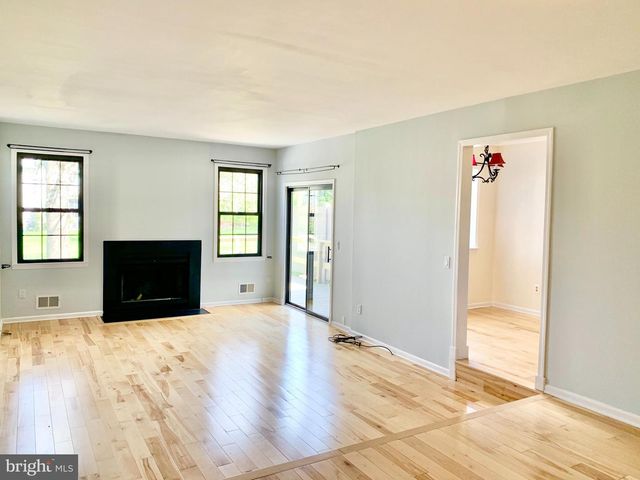 305 MARTEN RD, Princeton, NJ 08540