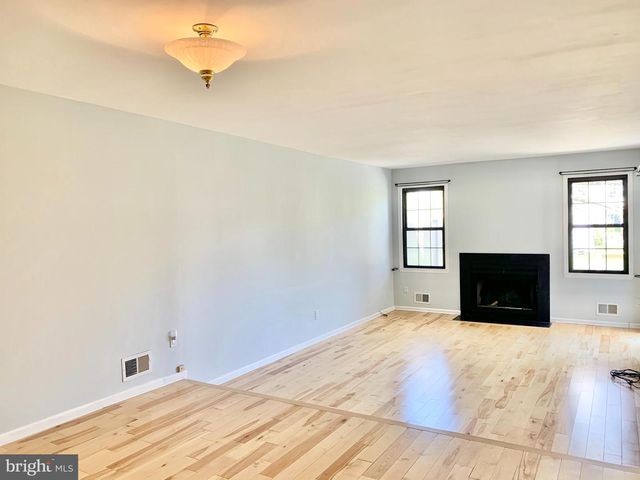 305 MARTEN RD, Princeton, NJ 08540