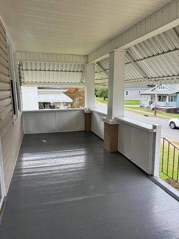 N 410 Blair ST, Vinton, VA 24179
