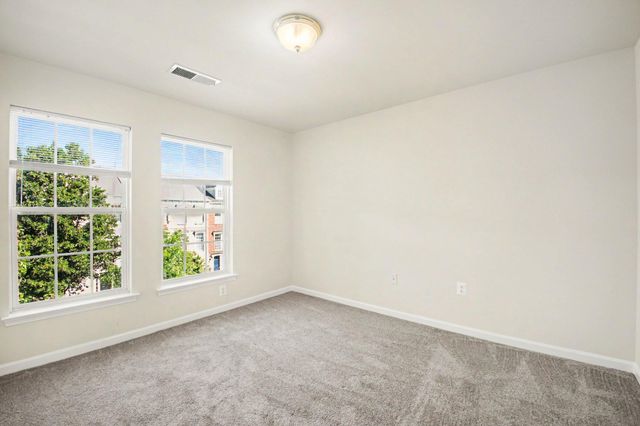 1114 ELLIS AVE, Fredericksburg, VA 22401