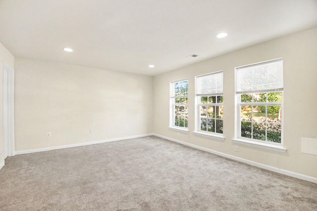 1114 ELLIS AVE, Fredericksburg, VA 22401