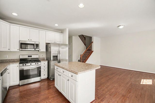 1114 ELLIS AVE, Fredericksburg, VA 22401