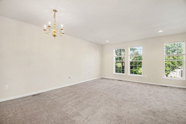 1114 ELLIS AVE, Fredericksburg, VA 22401