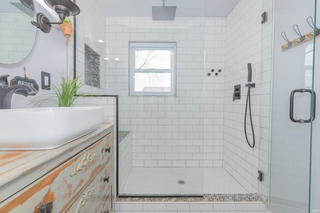 103 S Smith Street, Owensville, IN 47665