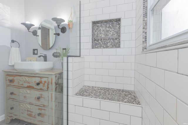 103 S Smith Street, Owensville, IN 47665