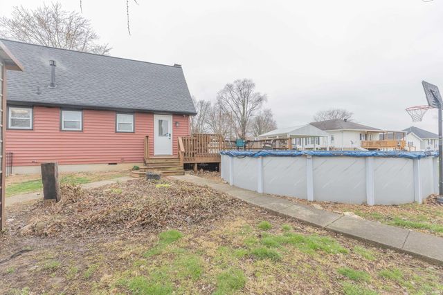 103 S Smith Street, Owensville, IN 47665