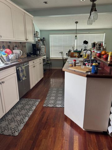2869 SE 1st Place, Boynton Beach, FL 33435