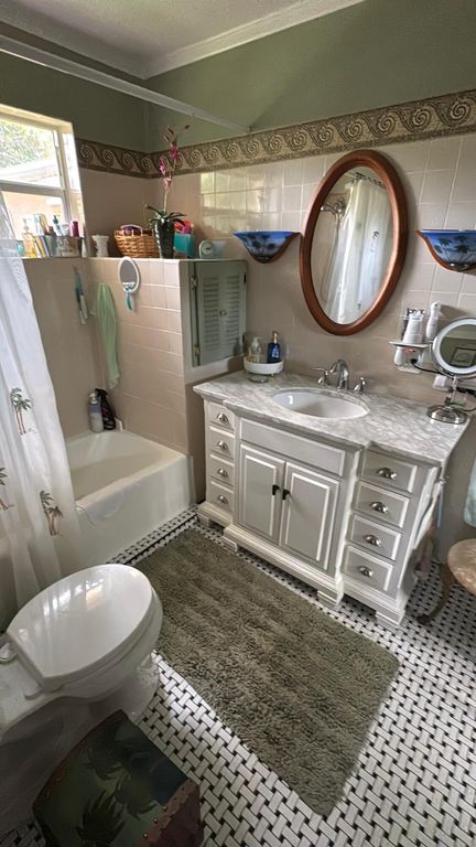 2869 SE 1st Place, Boynton Beach, FL 33435