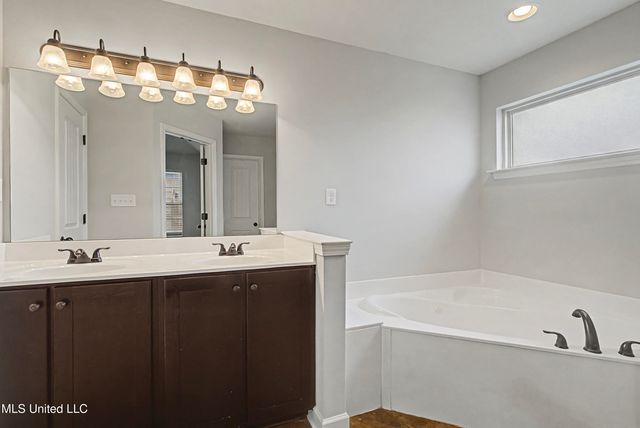 7927 Ironwood Drive, Southaven, MS 38671