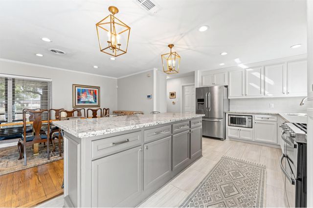 1919 Ansbury Drive, Houston, TX 77018