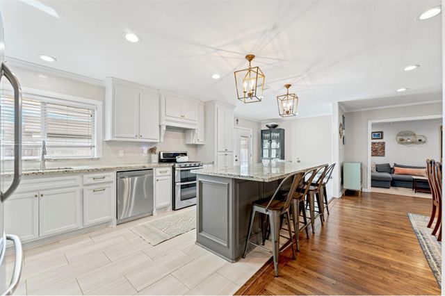 1919 Ansbury Drive, Houston, TX 77018