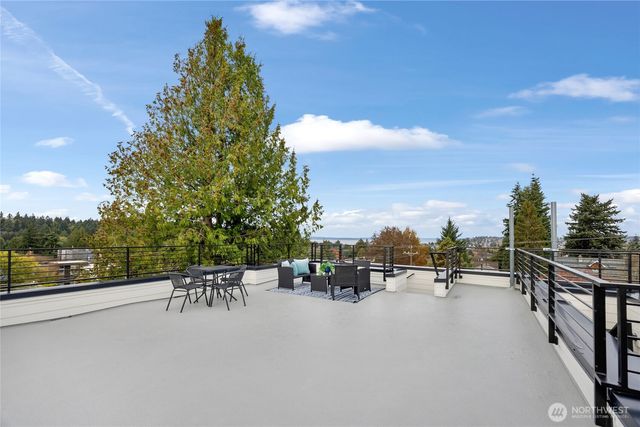 4048 32nd Avenue W, Seattle, WA 98199