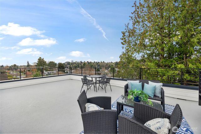 4048 32nd Avenue W, Seattle, WA 98199