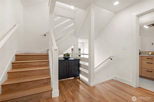 4048 32nd Avenue W, Seattle, WA 98199