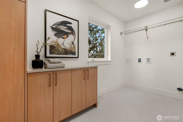 4048 32nd Avenue W, Seattle, WA 98199