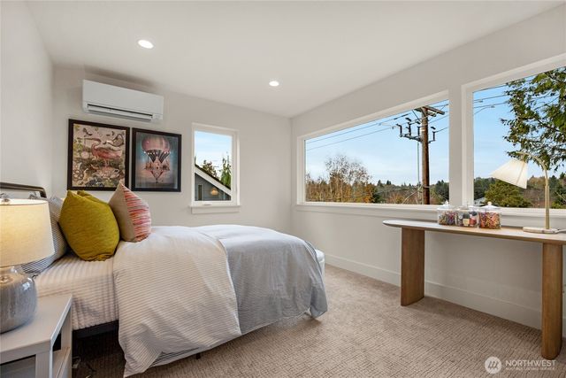 4048 32nd Avenue W, Seattle, WA 98199