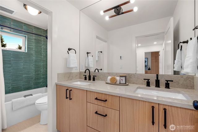 4048 32nd Avenue W, Seattle, WA 98199