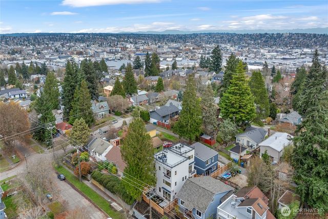 4048 32nd Avenue W, Seattle, WA 98199