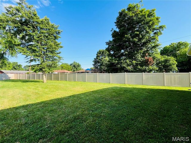 1616 Wellington Drive, Granite City, IL 62040