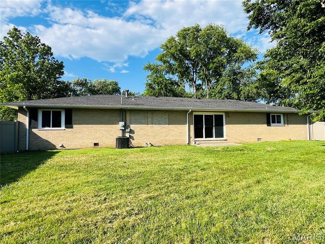 1616 Wellington Drive, Granite City, IL 62040