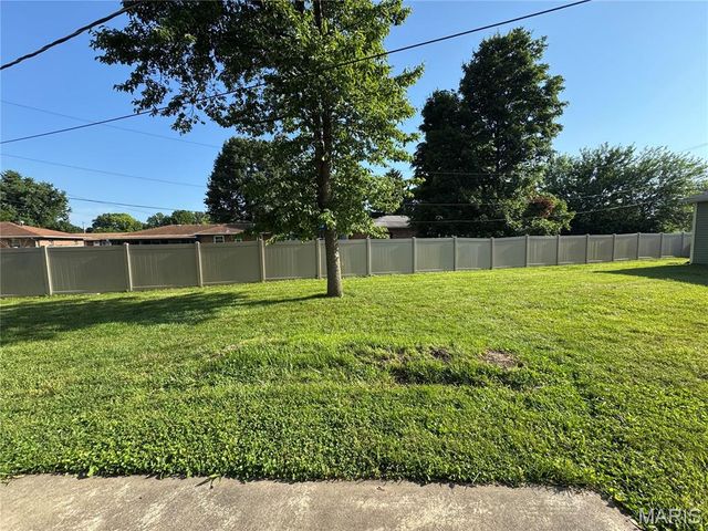 1616 Wellington Drive, Granite City, IL 62040